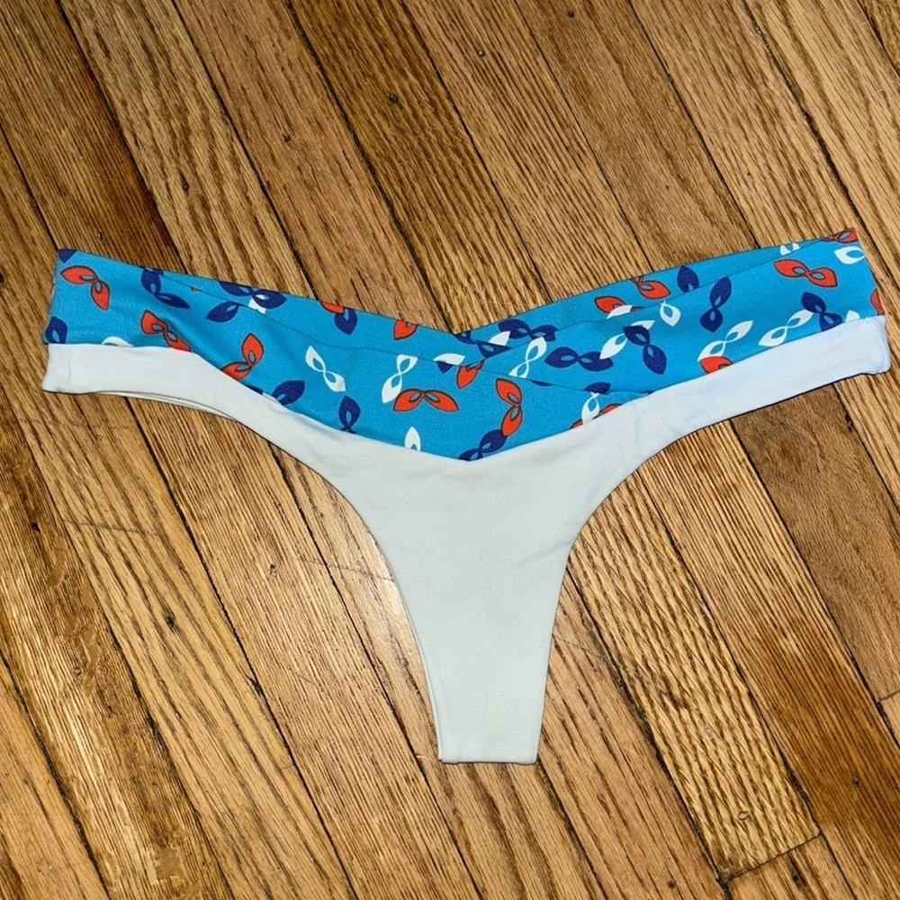 SAN LORENZO white with blue red white band cheeky bikini swim bottom in small - Picture 2 of 4